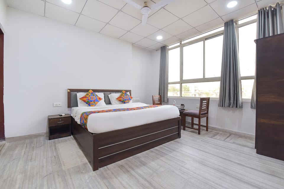 Premium Room | Egyptian cotton sheets, premium bedding, in-room safe, free WiFi