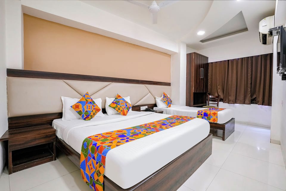 Egyptian cotton sheets, premium bedding, in-room safe, free WiFi