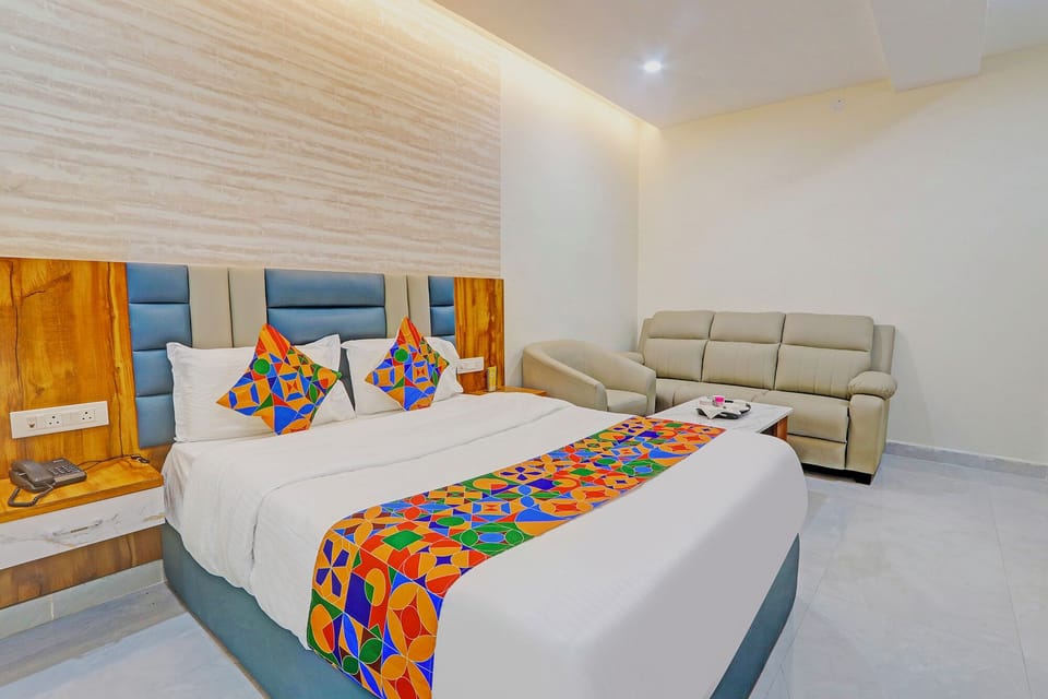 Deluxe Room | Egyptian cotton sheets, premium bedding, in-room safe, free WiFi