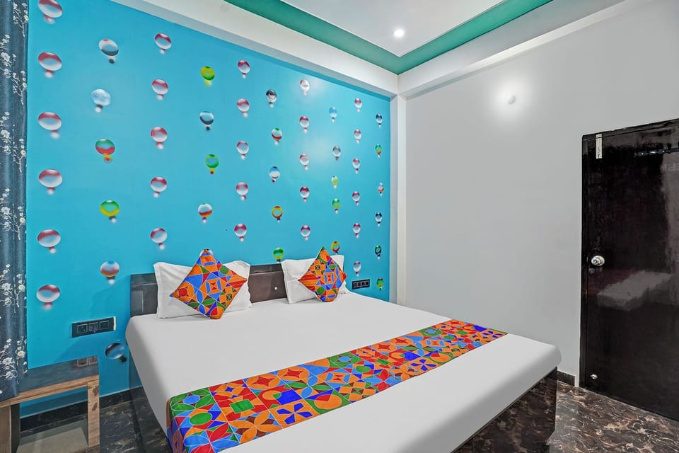 Egyptian cotton sheets, premium bedding, in-room safe, free WiFi