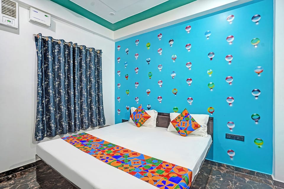 Egyptian cotton sheets, premium bedding, in-room safe, free WiFi