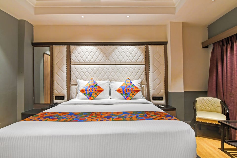 Egyptian cotton sheets, premium bedding, in-room safe, WiFi (free)