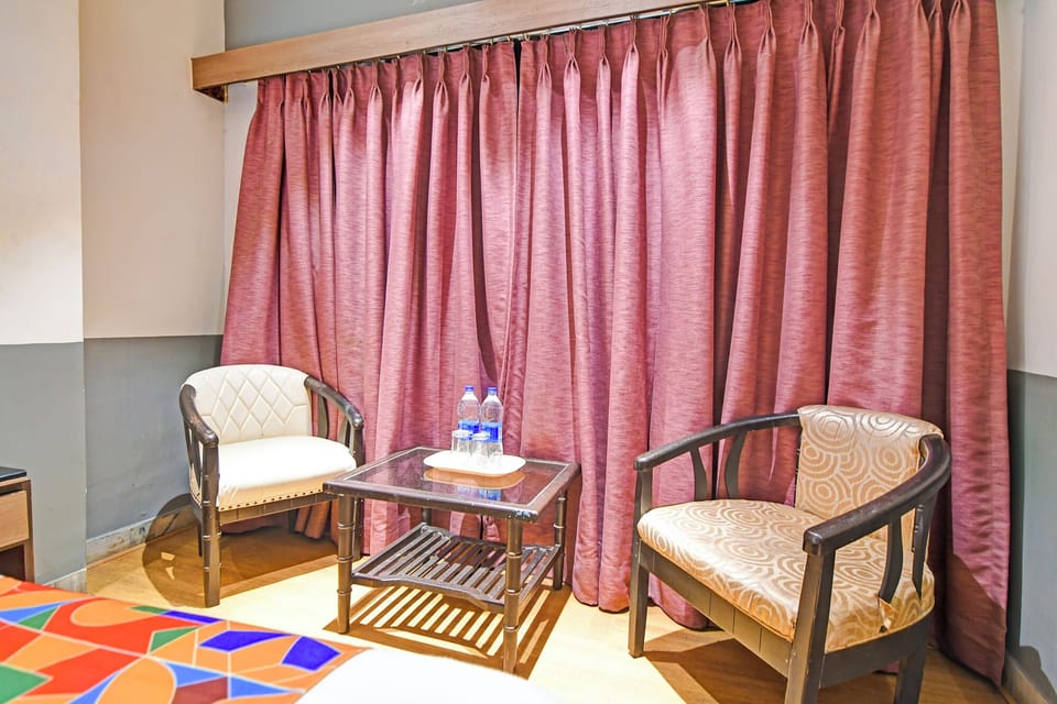 Egyptian cotton sheets, premium bedding, in-room safe, WiFi (free)