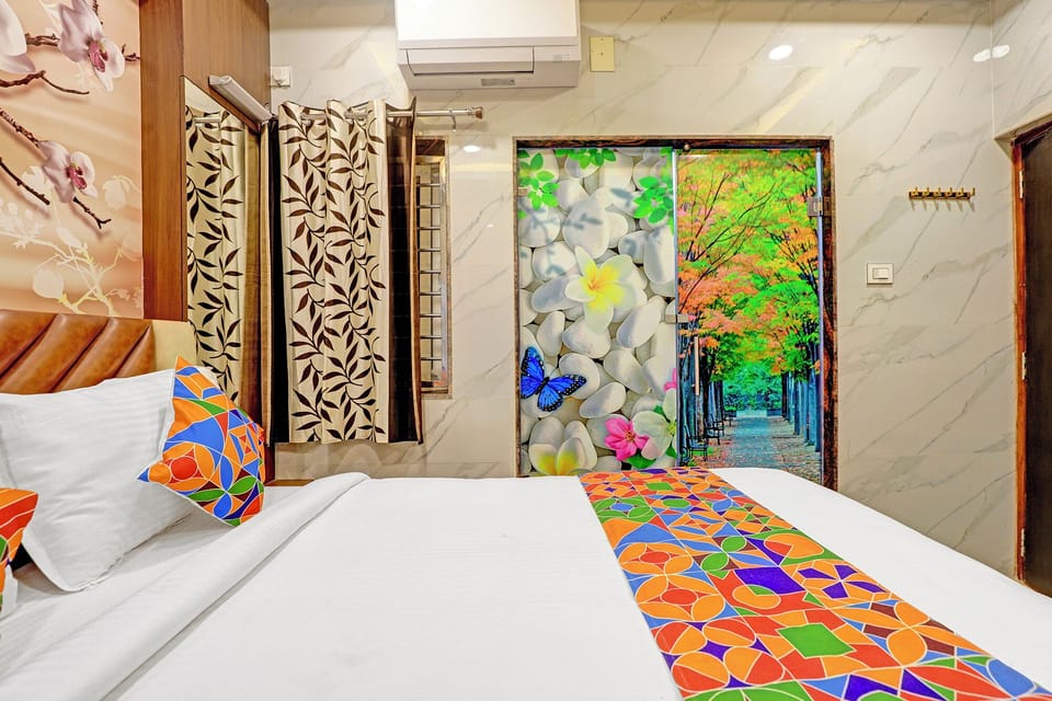 Egyptian cotton sheets, premium bedding, in-room safe, free WiFi