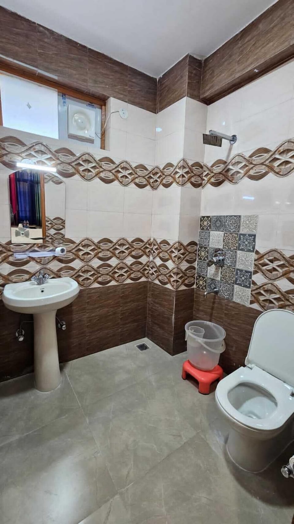Deluxe Room, Mountain View | Bathroom | Shower, bathrobes, slippers, towels