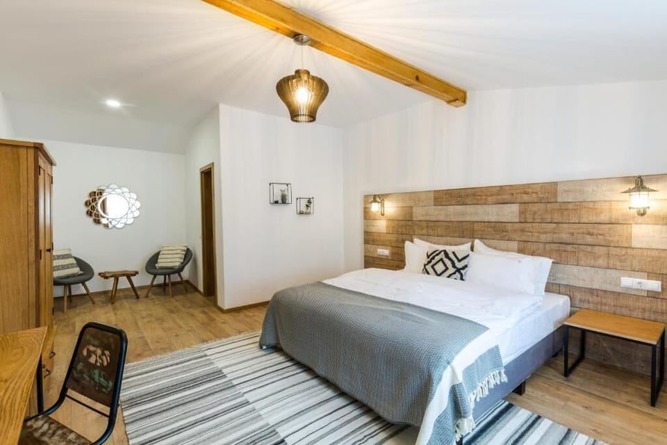 Standard Double or Twin Room | Laptop workspace, free WiFi