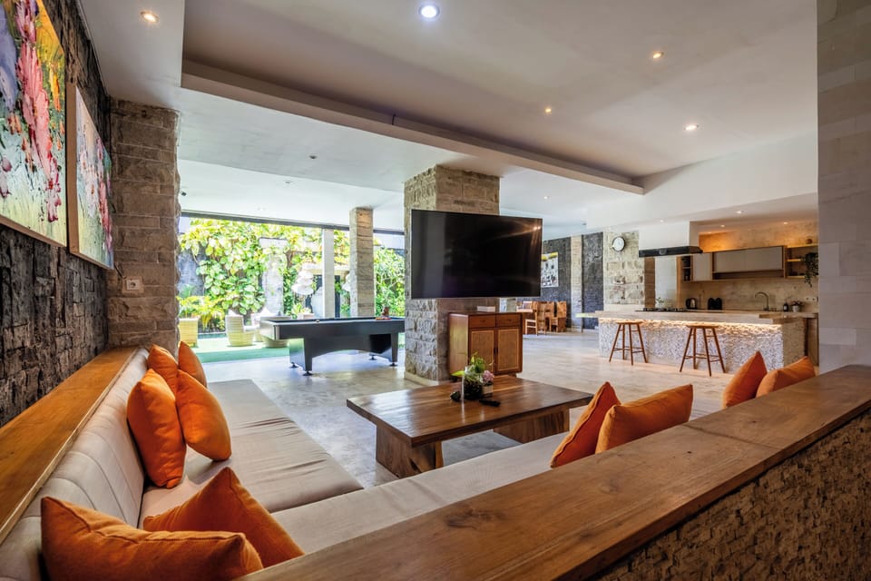 Villa | Living room | Flat-screen TV