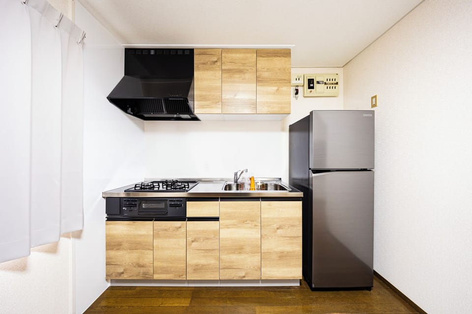 Basic Townhome, Non Smoking, Kitchenette | Private kitchen | Full-size fridge, microwave, oven, stovetop