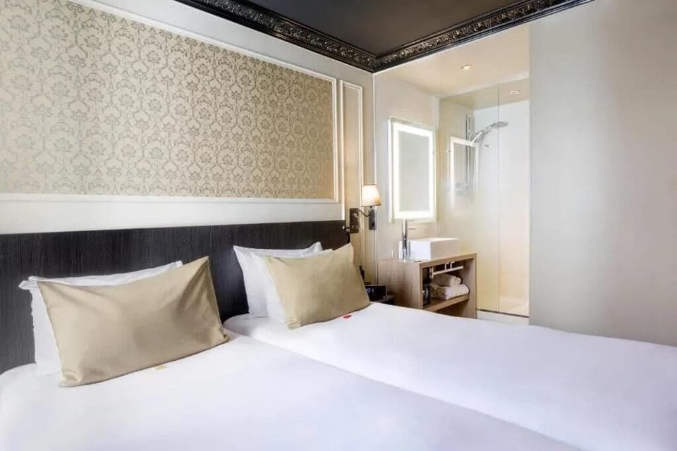 Twin Room | Premium bedding, in-room safe, desk, soundproofing
