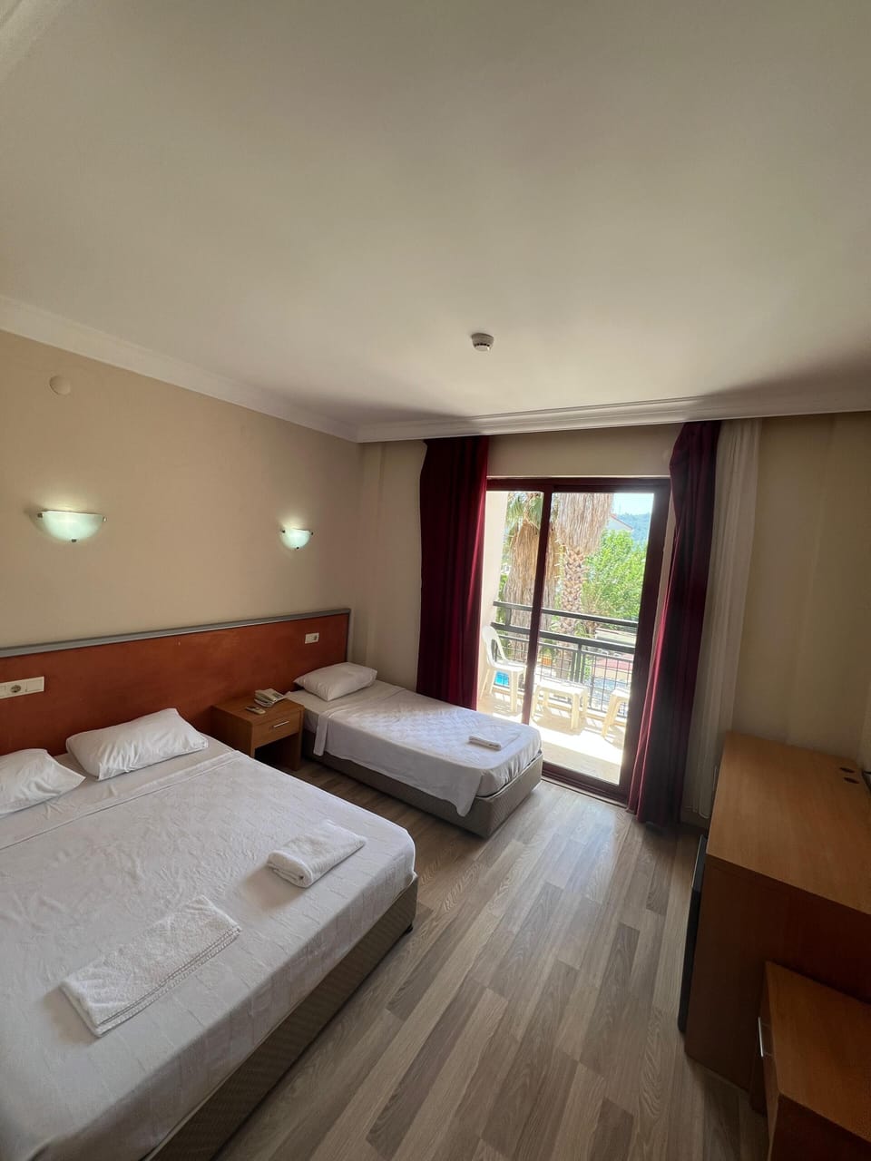 In-room safe, desk, laptop workspace, free WiFi