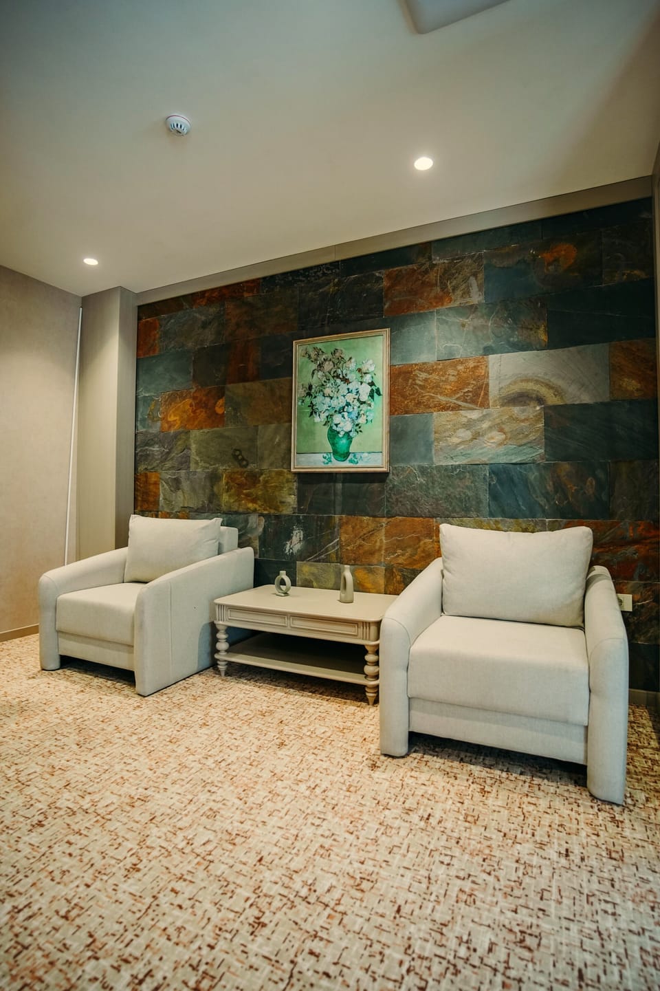 Deluxe Double or Twin Room | Premium bedding, minibar, in-room safe, laptop workspace