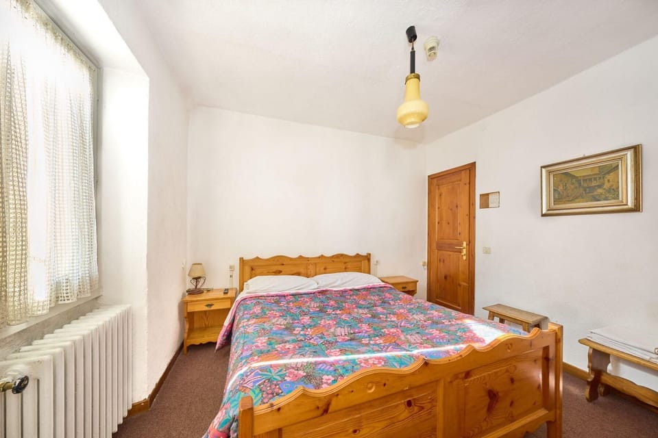 Basic Double or Twin Room, Mountain View | Free WiFi