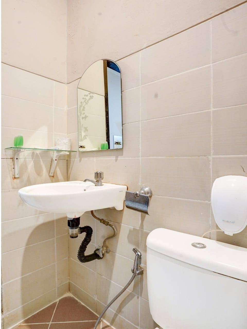 Townhouse Oak Padang near RTH Imam Bonjol Hotel in Padang