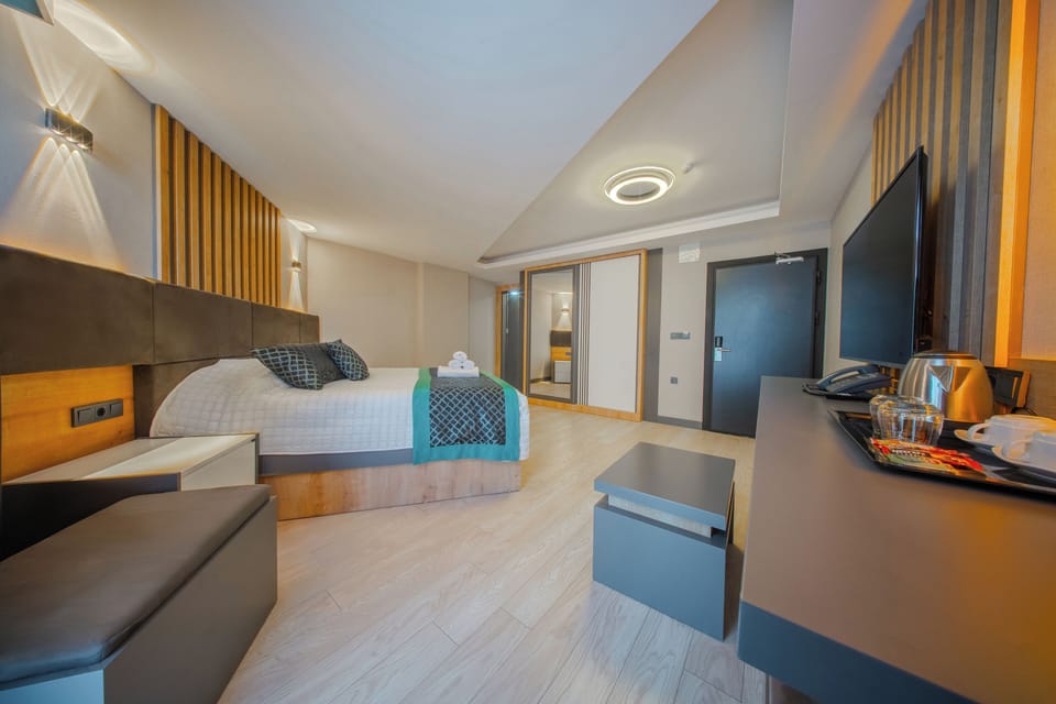 Standard Double Room, Balcony | Desk, laptop workspace, free WiFi