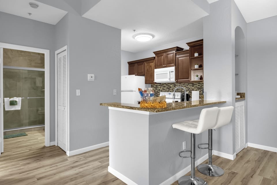A central spot for breakfast, prep, or late-night chats.