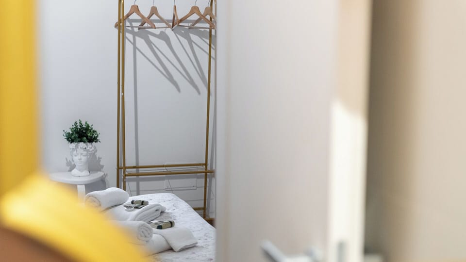 Room | WiFi (free)