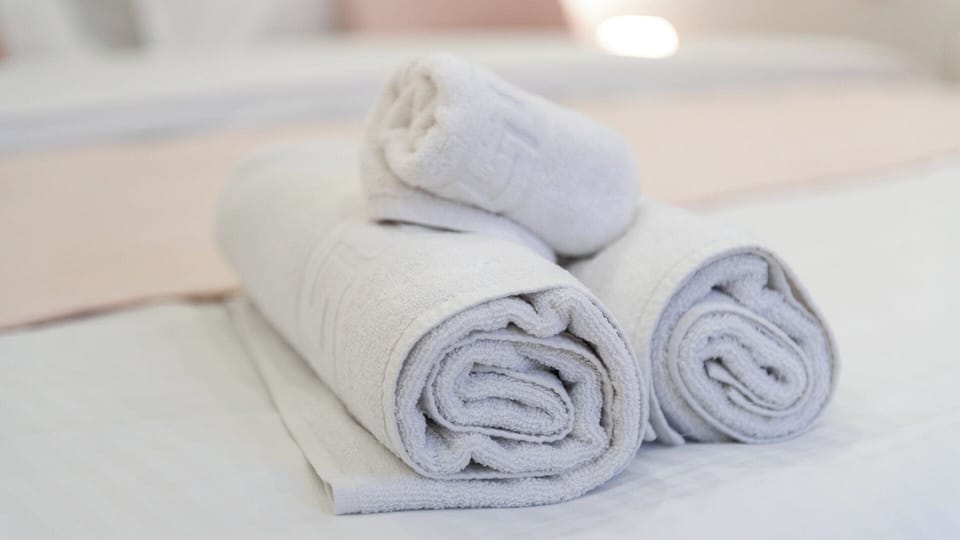 Room | In-room safe, iron/ironing board, WiFi (free)