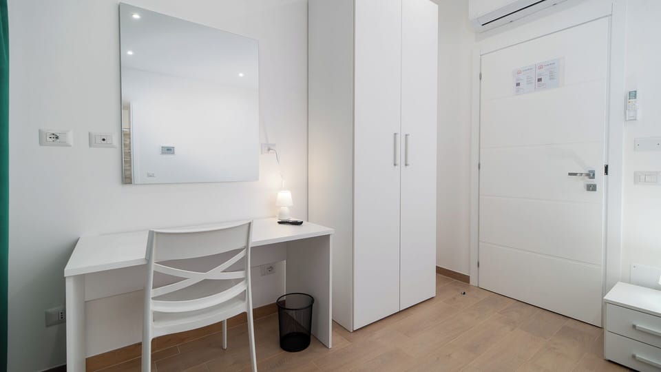 Room | In-room safe, iron/ironing board, WiFi (free)