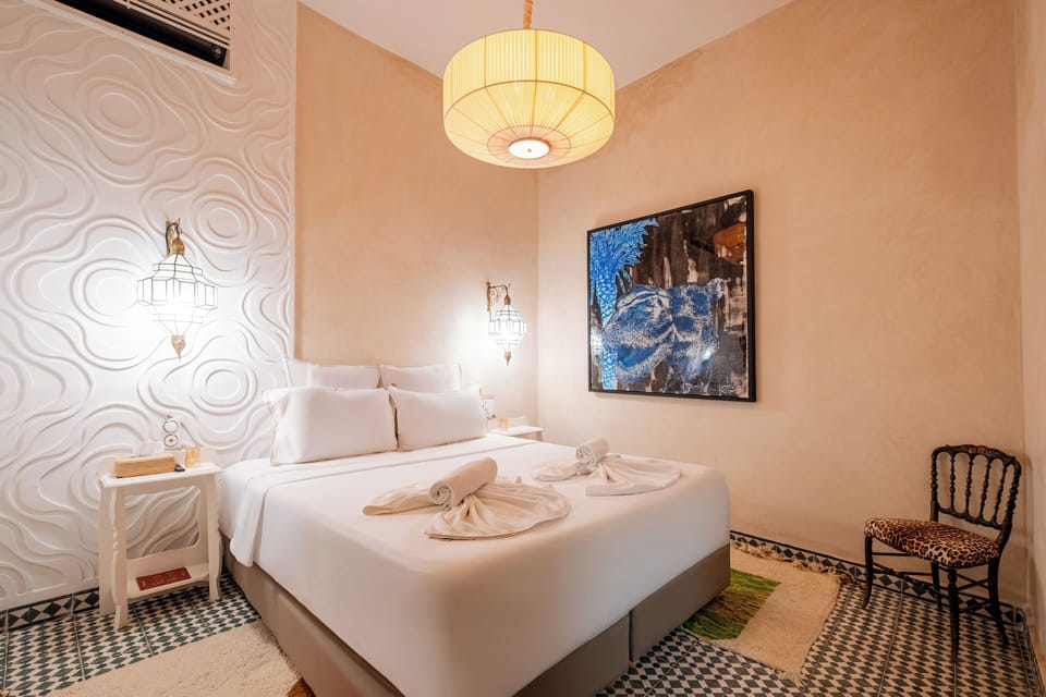 Basic Double Room | In-room safe, soundproofing, WiFi (free), bed sheets