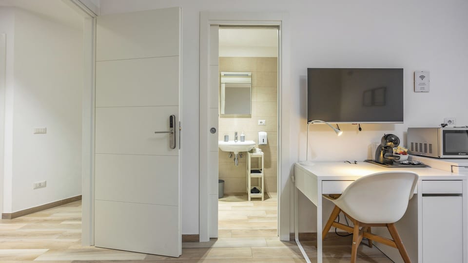 Room | Blackout drapes, iron/ironing board, free WiFi