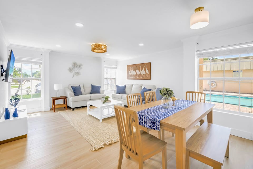 Village Breeze - 2-side by side units, 4BR, 4Baths, shared pool!