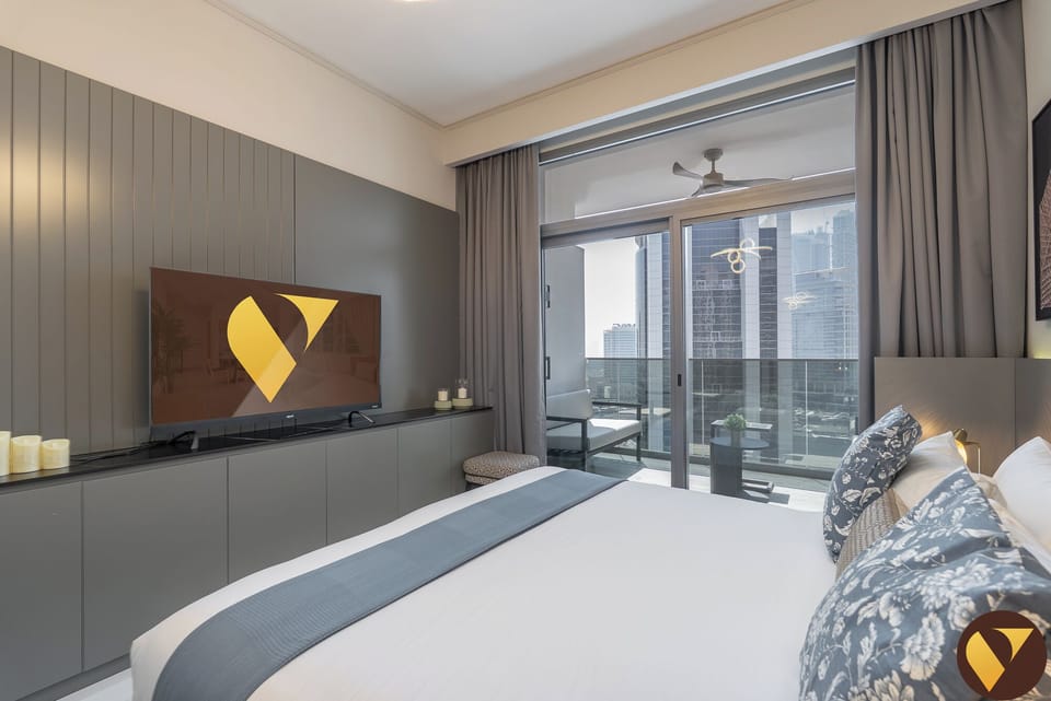 City Apartment, Balcony, Canal View | Egyptian cotton sheets, premium bedding, in-room safe