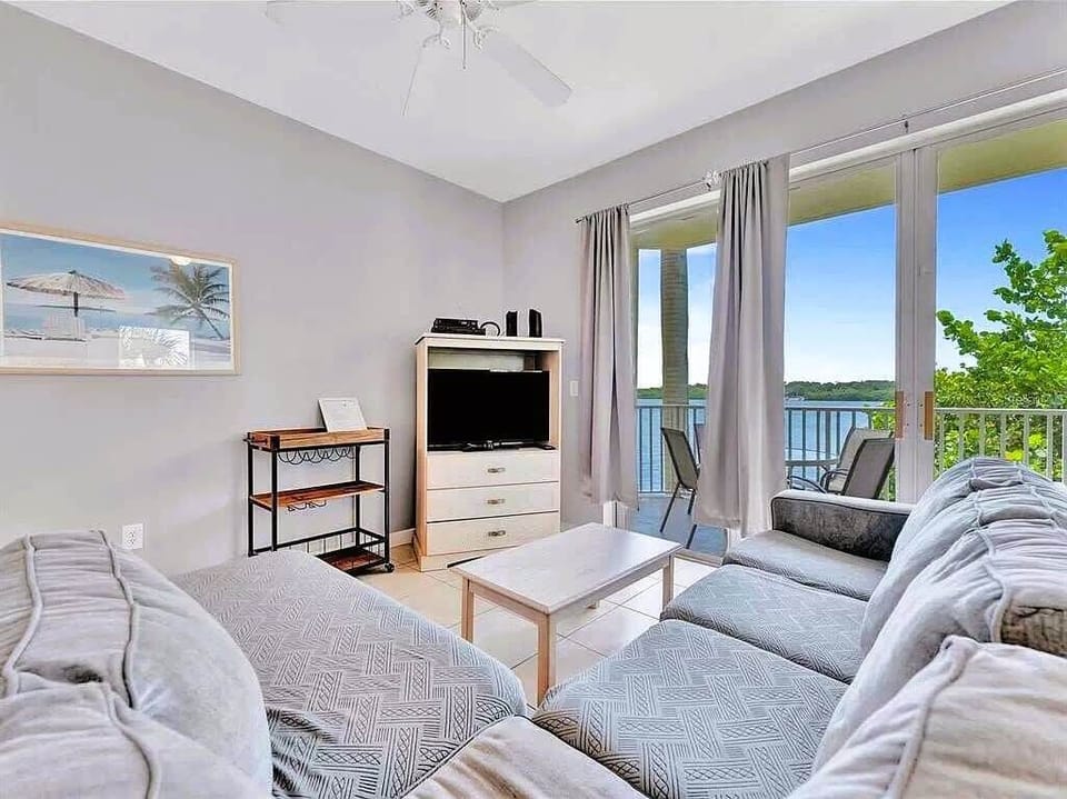 Bright living, seamless comfort