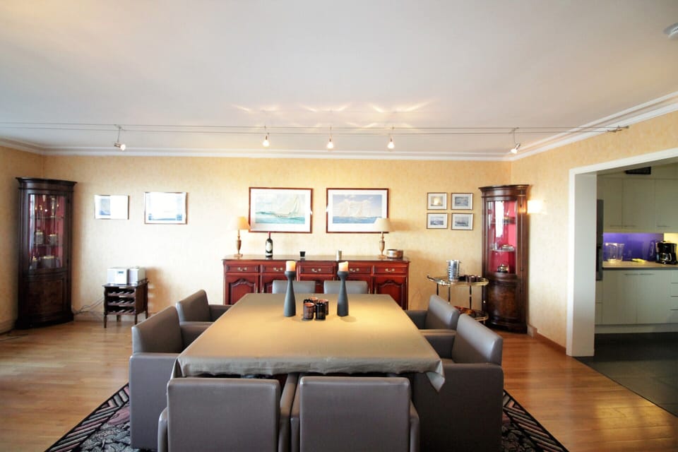 Apartment | Dining