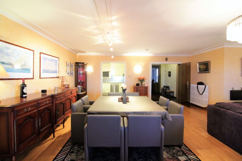 Apartment | Dining