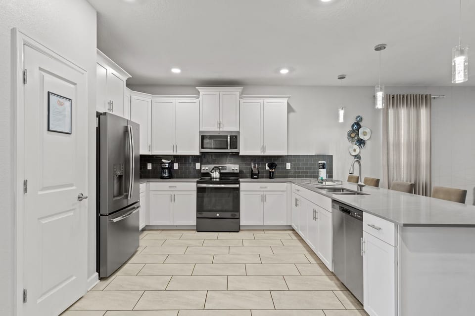 Fully-equipped kitchen