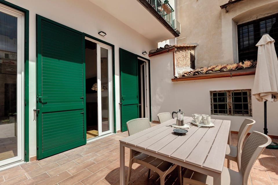 Apartment | Terrace/patio