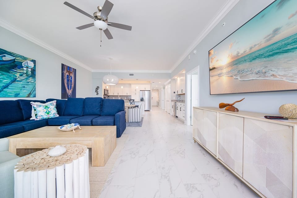 Condo, 3 Bedrooms | Living area