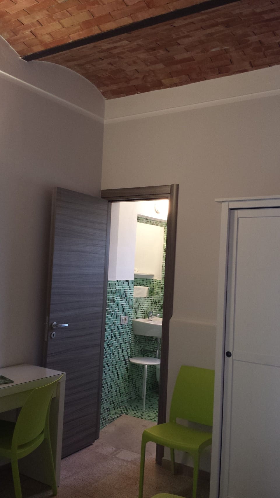 Double Room | Premium bedding, desk, iron/ironing board, cribs/infant beds