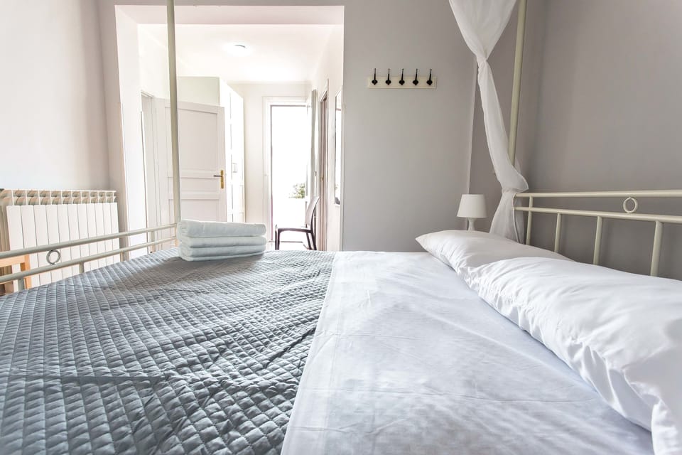 Superior Double Room, Terrace | Premium bedding, desk, iron/ironing board, cribs/infant beds