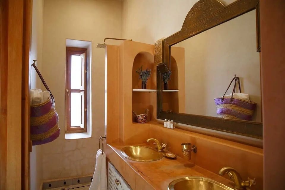 Villa, Garden View | Bathroom | Free toiletries, hair dryer, slippers, towels