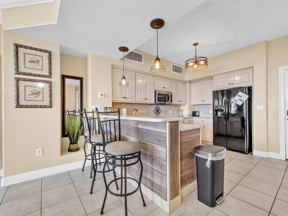 Condo, Multiple Beds (Gulf Crest 2105B) | Private kitchen | Oven, cookware/dishes/utensils