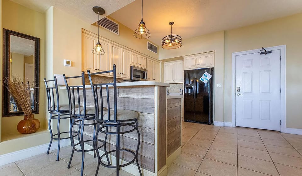 Condo, Multiple Beds (Gulf Crest 2105B) | Private kitchen | Oven, cookware/dishes/utensils
