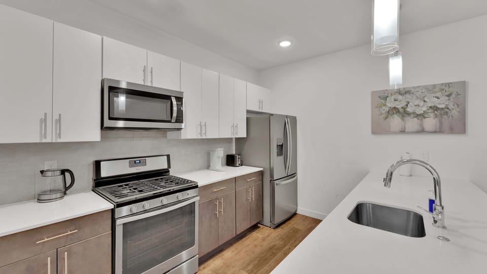 Full Kitchen