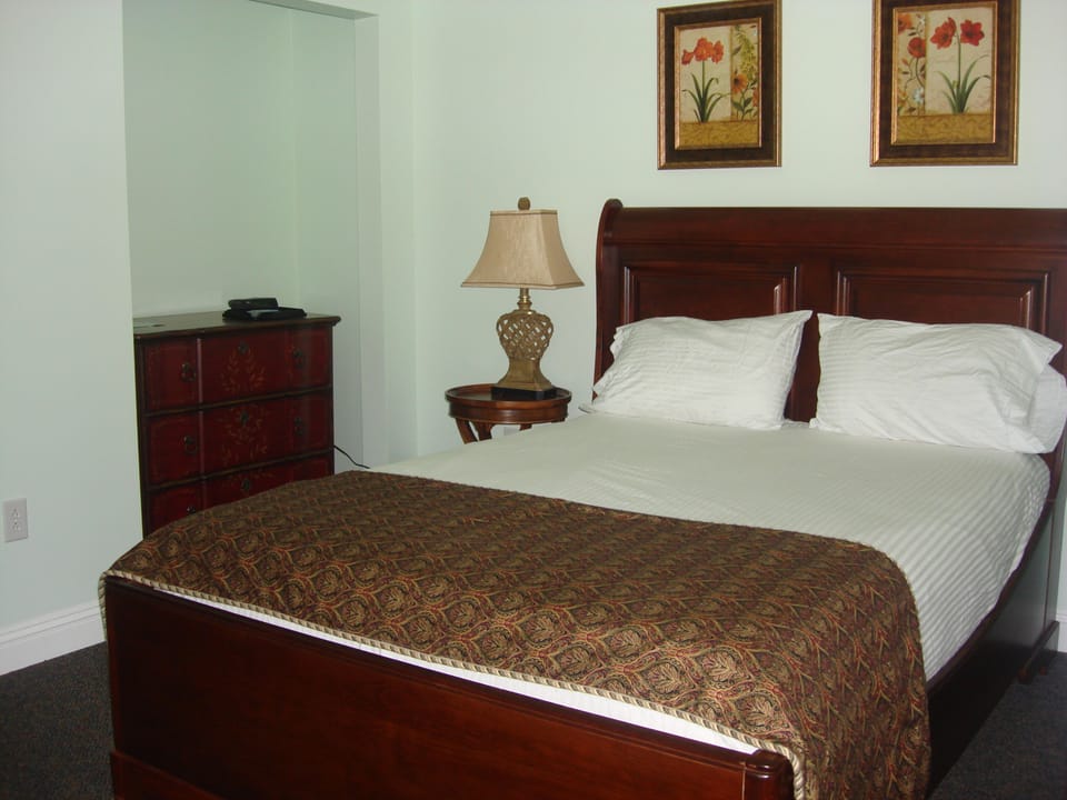 Room, 1 Queen Bed | Egyptian cotton sheets, premium bedding, pillowtop beds