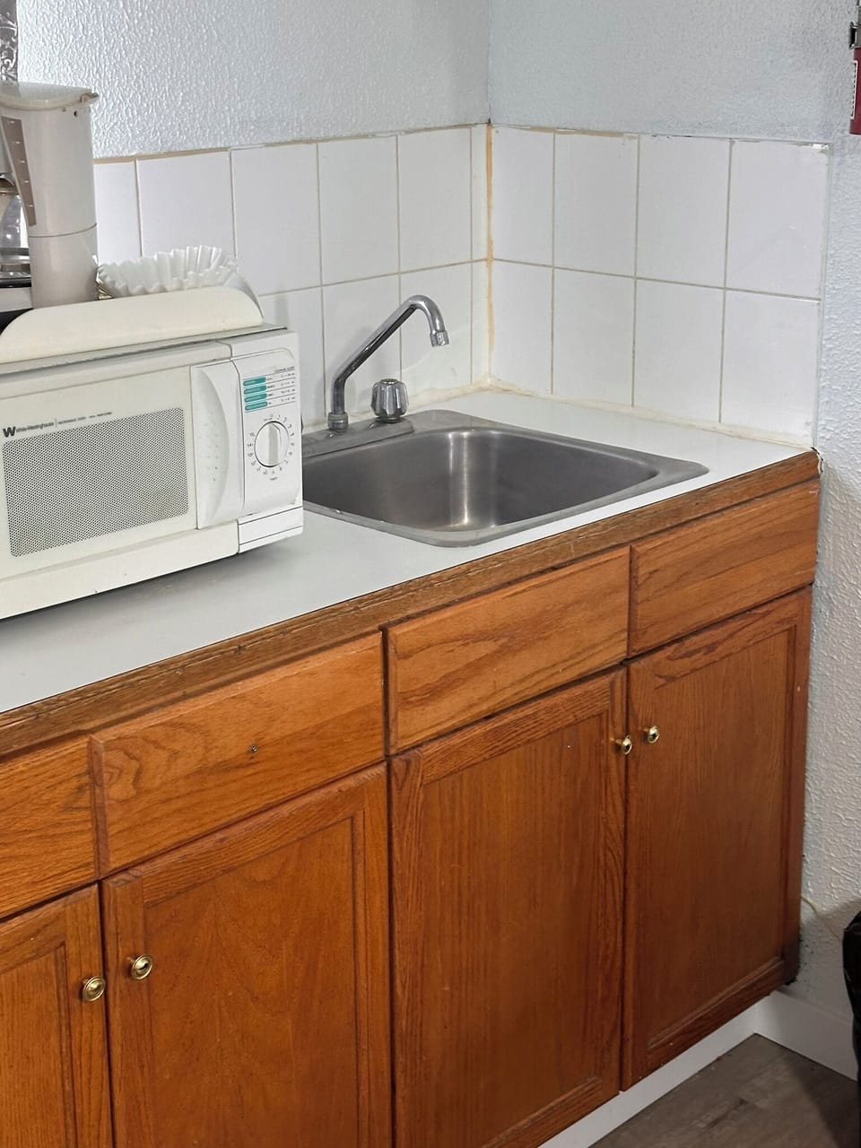 Standard Room, 2 Double Beds, Kitchen | Private kitchen | Fridge, microwave, coffee/tea maker