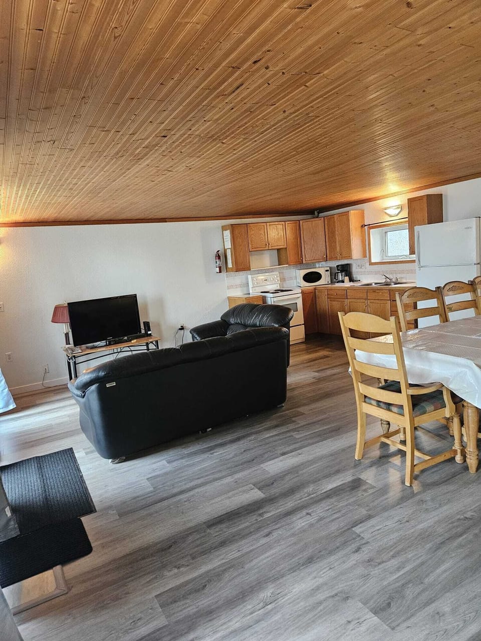 Family Suite, 3 Bedrooms | Living room | TV
