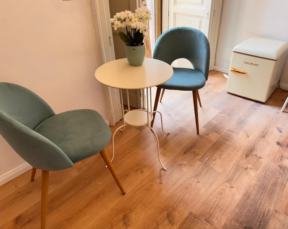 Deluxe Double Room | Desk, laptop workspace, soundproofing, WiFi (free)