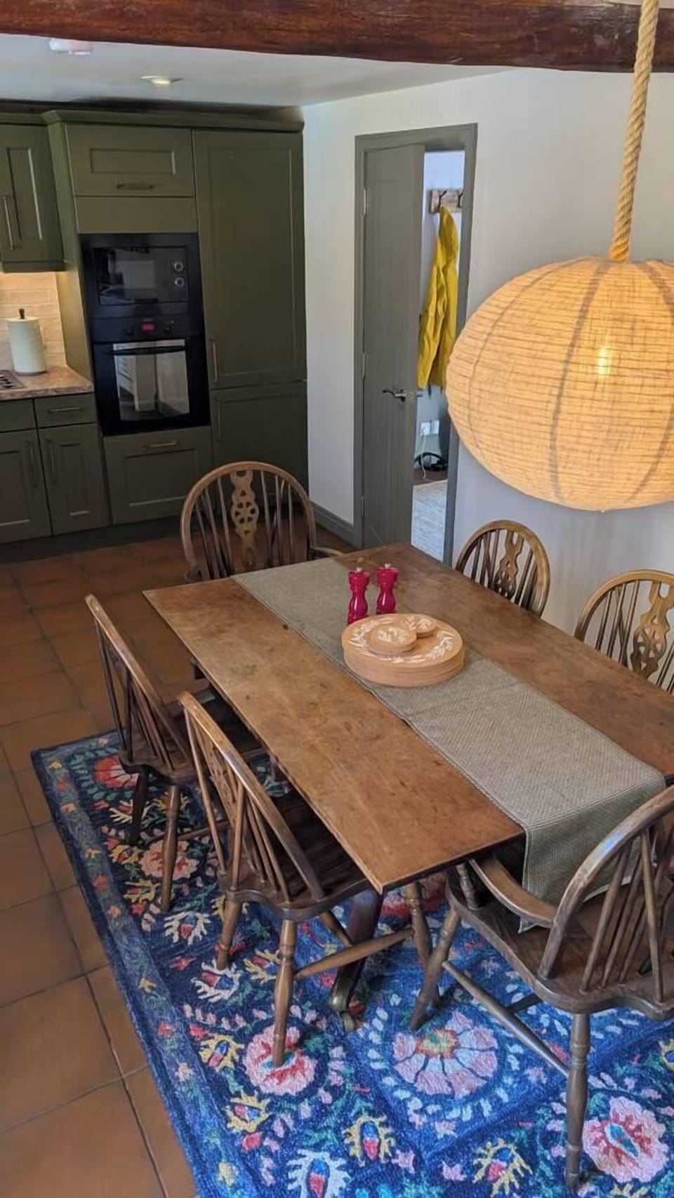 Dining Table seats 6 comfortably