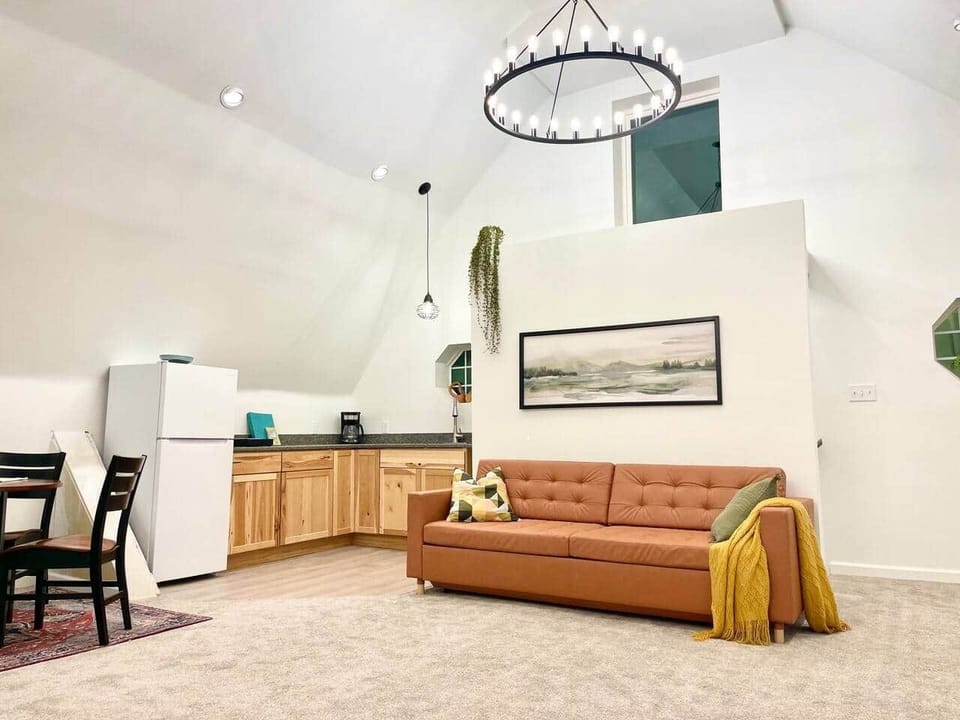 Upstairs living room 