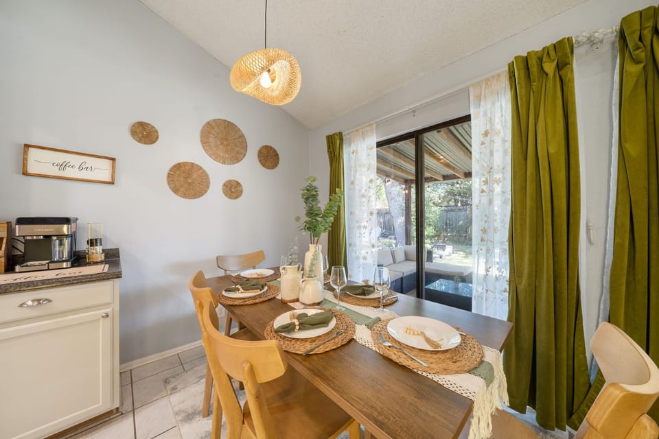 6-seater dining table