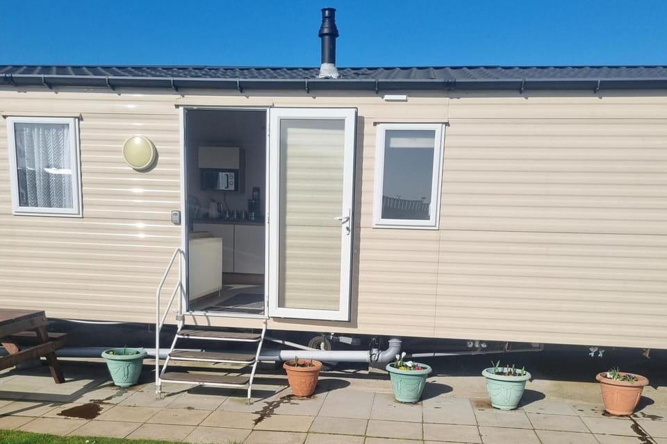 Cabin | Exterior