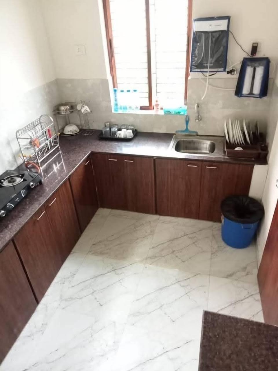 Standard Single Room, Balcony, Pool View | Private kitchen