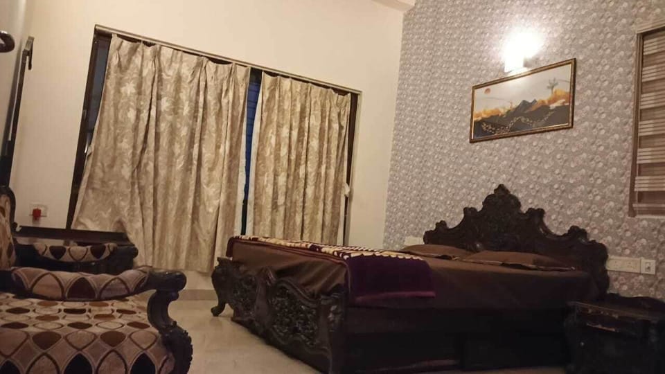 Standard Single Room, Balcony, Pool View | Desk, free WiFi