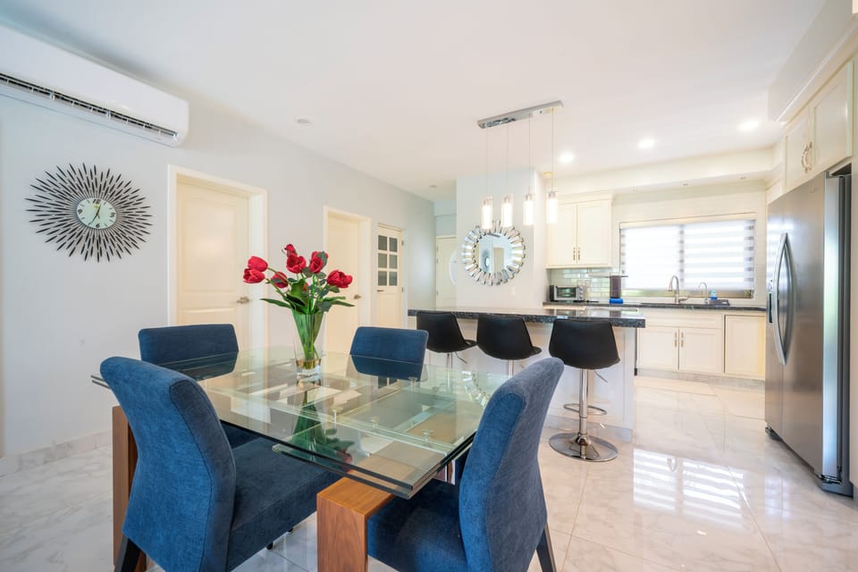 Deluxe Condo, Balcony, Garden View | Private kitchen | Electric kettle