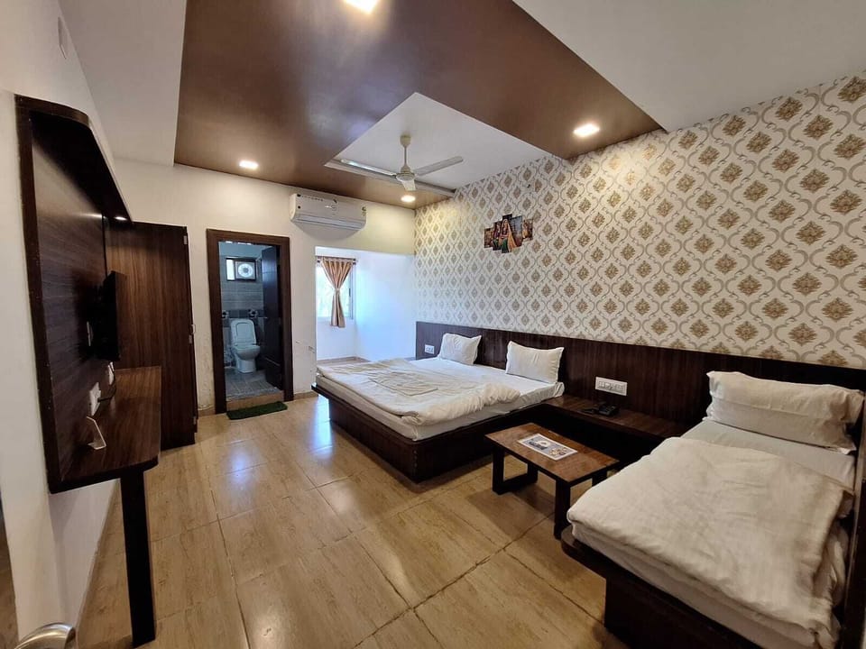 Superior Room | Desk, laptop workspace, free WiFi
